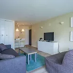 Studio Moderne En Bord De Mer Avec Acces Piscine A Biarritz - Fr-1-3-611
